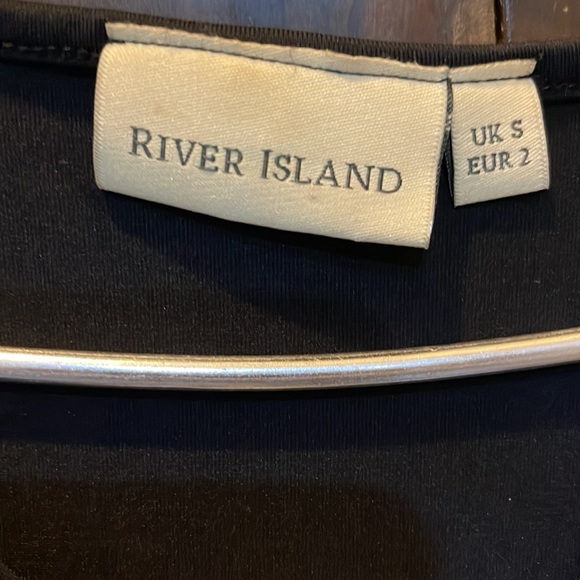 ❄️❄️River lsland sleeveless black Tank Top with metal - Picture 4 of 10